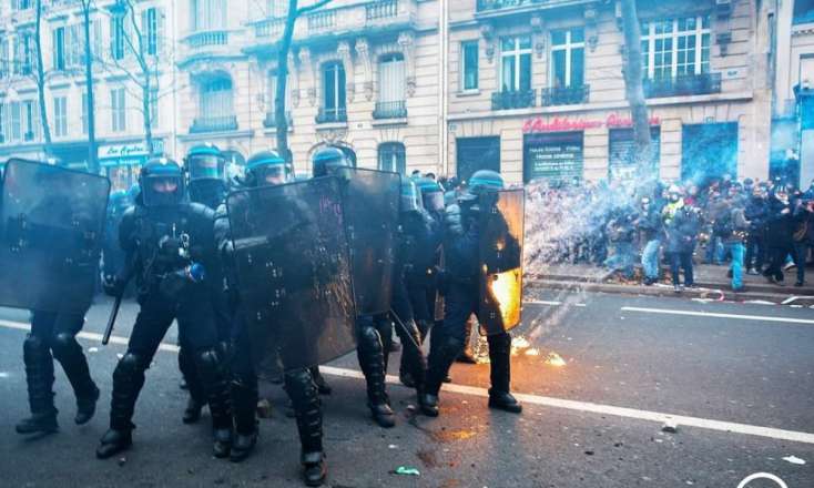 Fransada polis zorakılığının tarixi: 