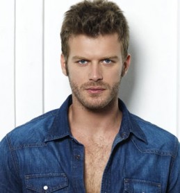 Kıvanç Tatlıtuğ