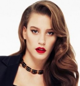 Serenay Sarıkaya 