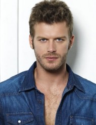 Kıvanç Tatlıtuğ