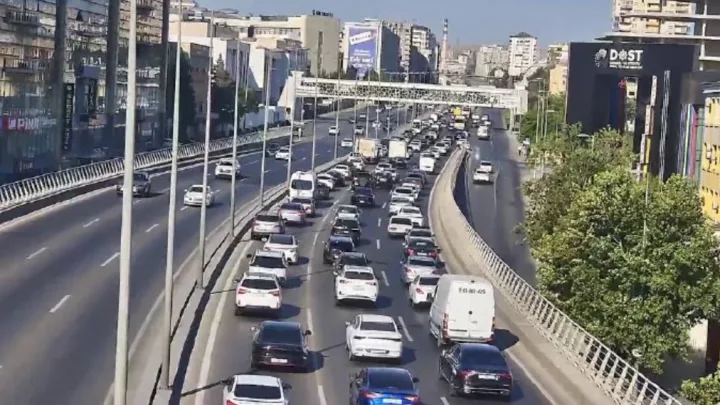 Bu yollarda tıxac var -
