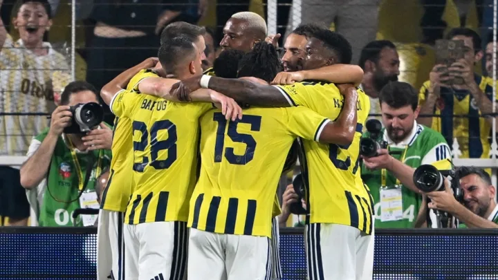“Fənərbağça”nın ulduzuna sürpriz təklif - 