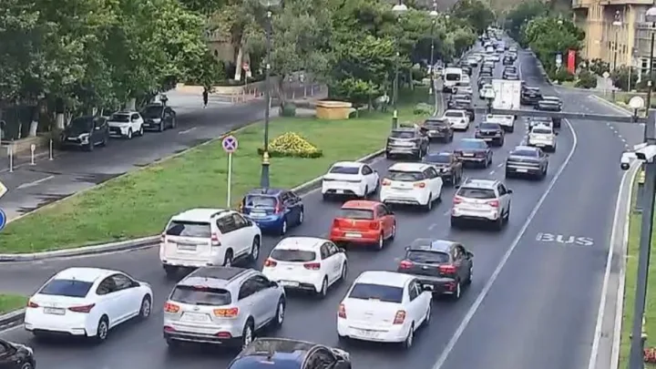 Bu yollarda tıxac var -